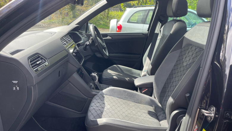 Volkswagen Tiguan 2.0 TDI 200 4Motion R-Line 5dr DSG Diesel Estate